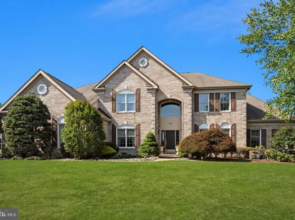 16 Furlong Ct, Holland, PA 18966