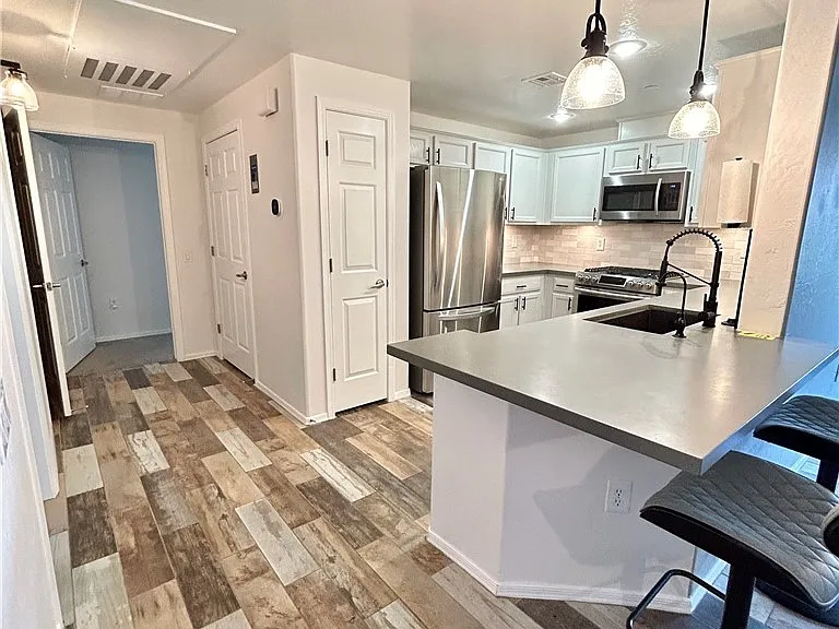 6868 Sky Pointe Dr #1047 — Photo 10