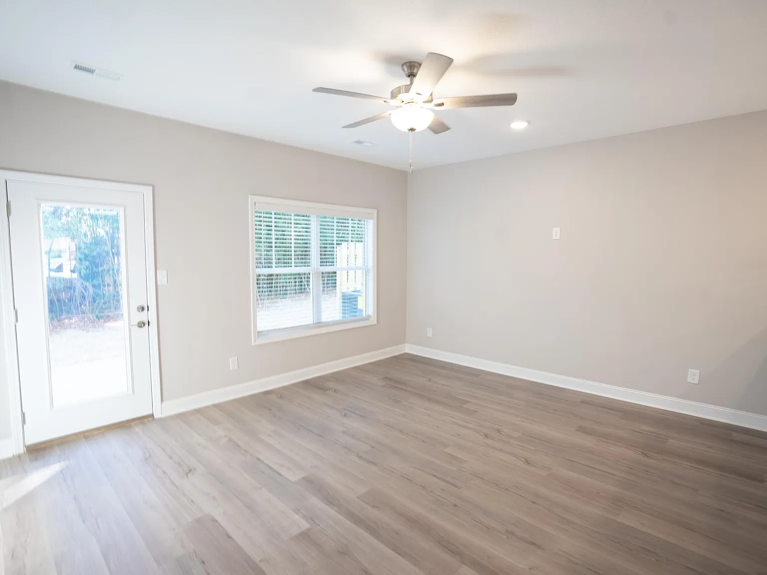 2 bed, 1.5 bath, 1406 sqft, $1,750 — Photo 4