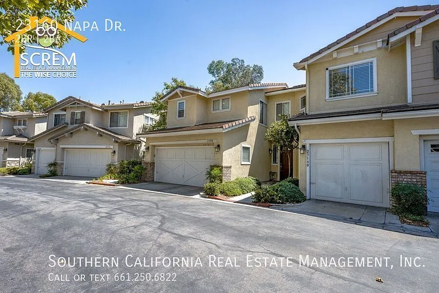 Two Bedroom Cheyenne Townhouse in Valencia — Photo 2