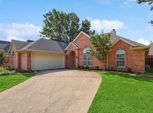 2708 Holly Brook Ct, Bedford, TX 76021