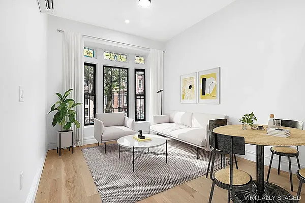 Living room, photo 1