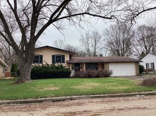 416 10th Ct, St Charles, IL 60174