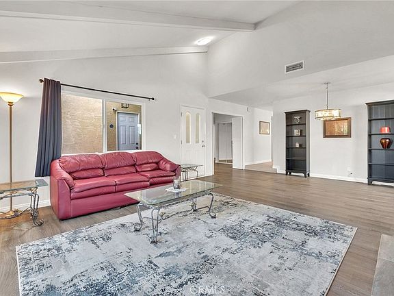 3rd image of 108 W 229th Pl