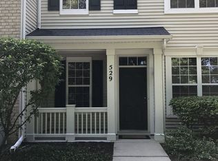 529 S Lakeside Ct, Round Lake, IL 60073