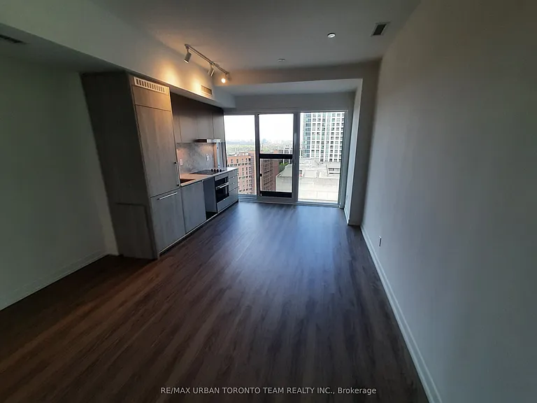 771 Yonge St #2111 — Photo 3