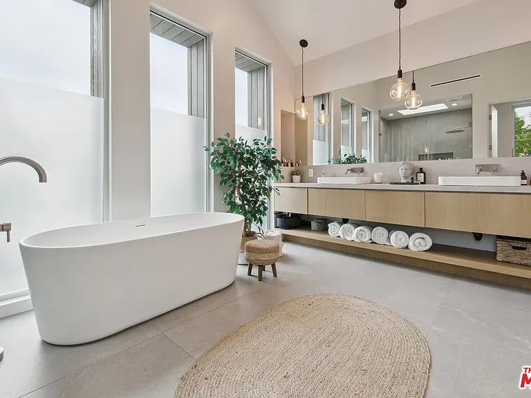 1310 Preston Way — Photo 16