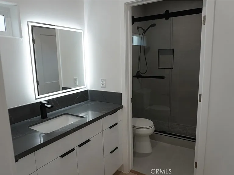 148 S Lark Ellen — Photo 15