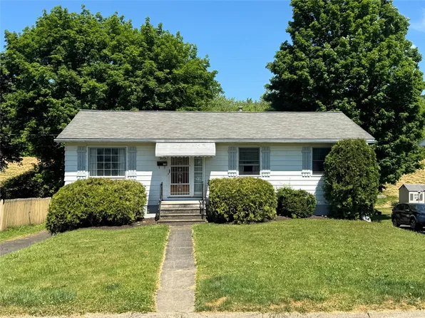 215 Frey Ave, Endicott, NY 13760