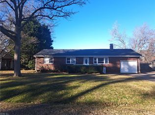 112 Cottonwood Ln, Chesapeake, VA 23320