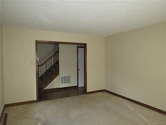 3rd image of 6419 Canesville Ln