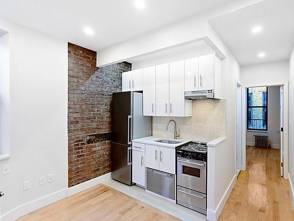 2nd image of 11 Stanton St #4DA