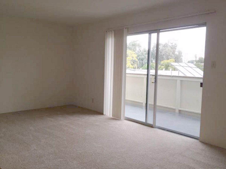 1st image of 1717 Woodland Ave #305
