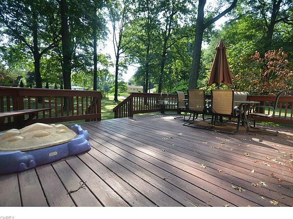 3rd image of 478 Fernwood Dr