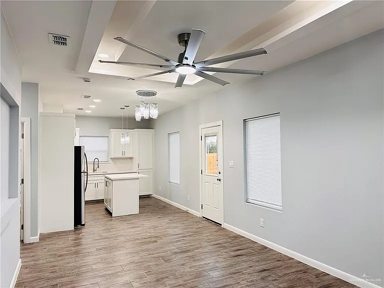 2304 E Viviana St #1 — Photo 2