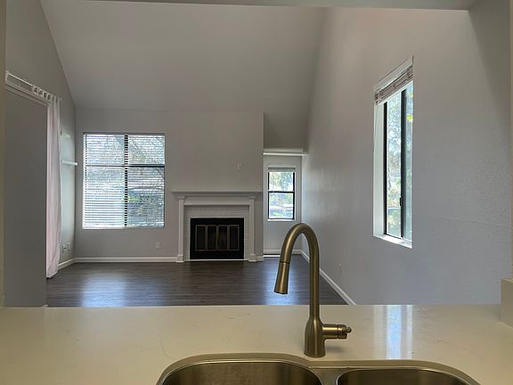 4th image of 2204 River Run Dr Unit 28