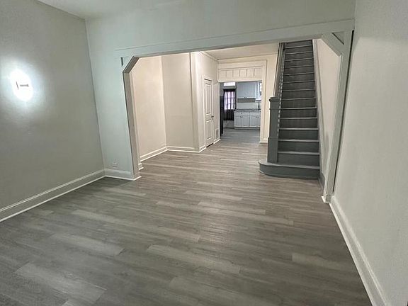 2nd image of 2519 W Lombard St