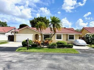 15360 SW 55th Ter, Miami, FL 33185