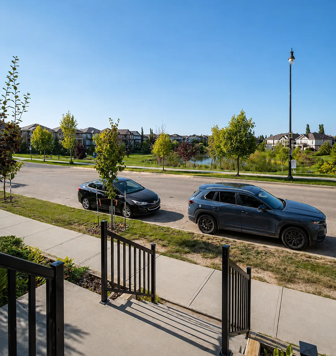 Beautiful 2 Bedroom Townhouse | 2.5 Baths | Single Garage | Callaghan, Edmonton — Photo 2