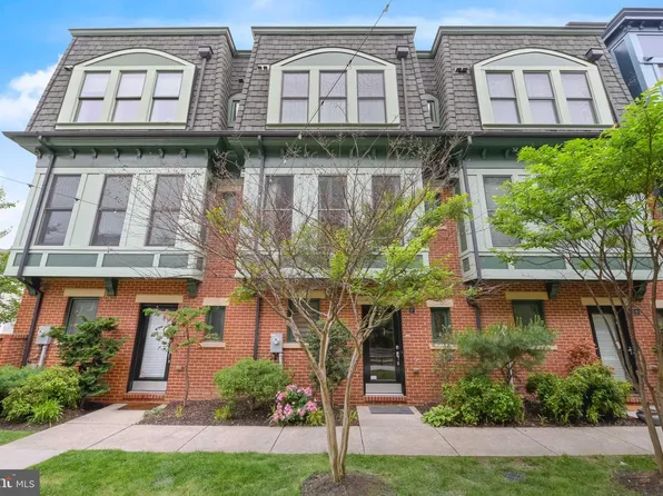 27 Yogurt Ln, Baltimore, MD 21231