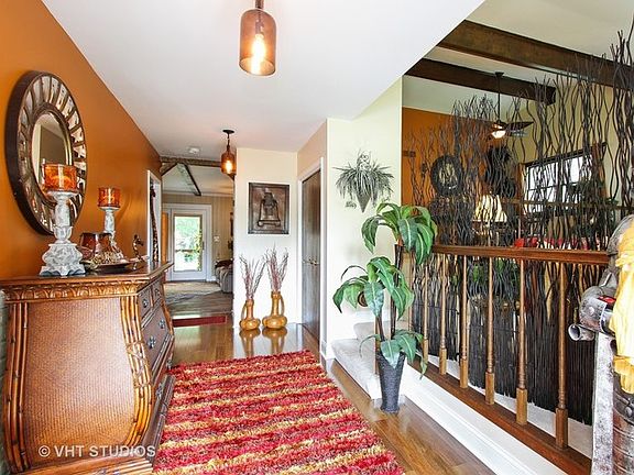 3rd image of 27869 N Lakeview Cir