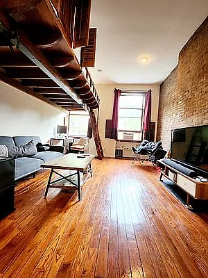 3rd image of 50 W 75th St #3F