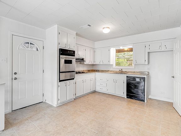 2nd image of 102 W Santa Clara St