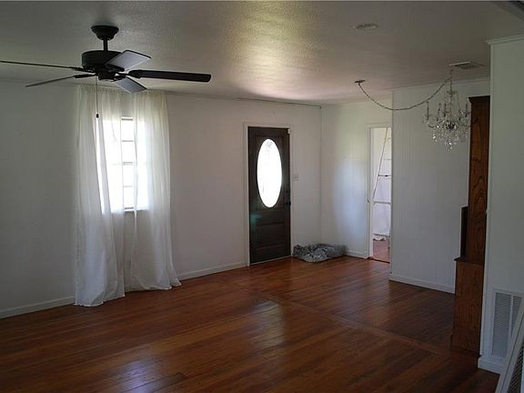 4th image of 1802 Hill St