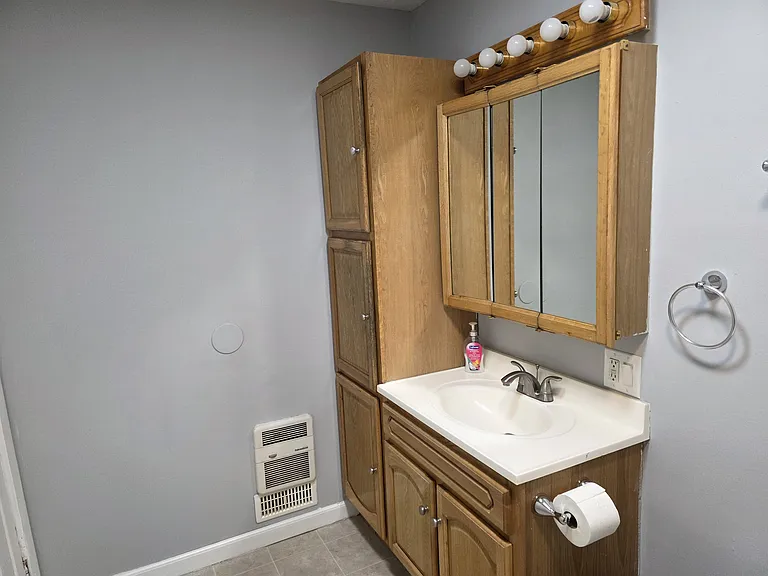 5260 Midway Dr — Photo 7