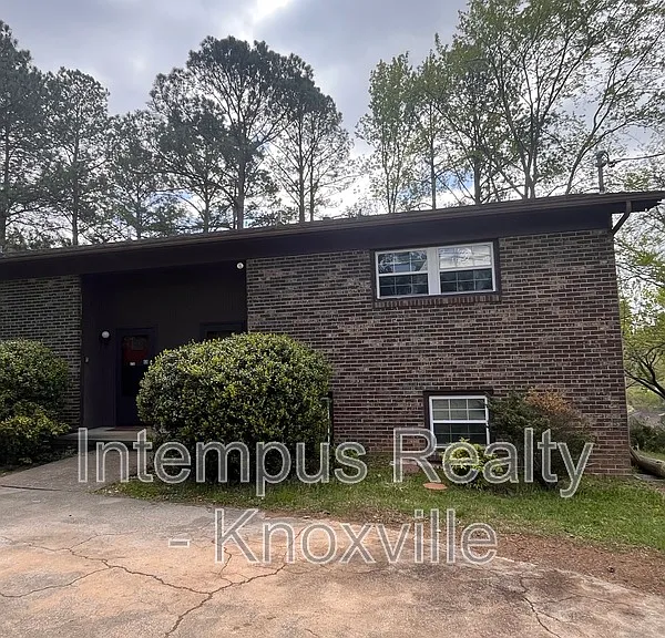 8738 Gleason Dr — Photo 2