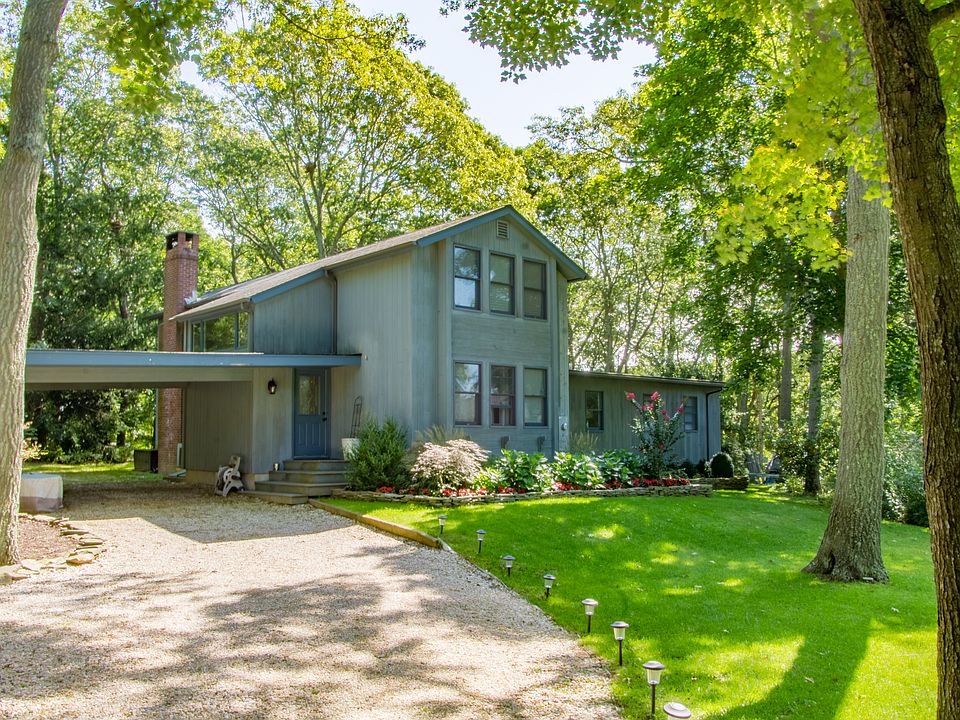 1st image of 34 E Pond Ln