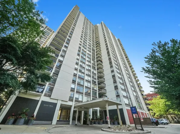 1460 N Sandburg Ter APT 2507A, Chicago, IL 60610