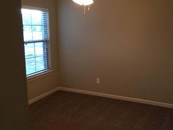 5th image of 2502 SW Tupelo Ave