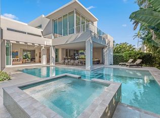 440 Spinnaker Dr, Naples, FL 34102