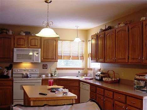 4th image of 1935 Hollowbrook Dr