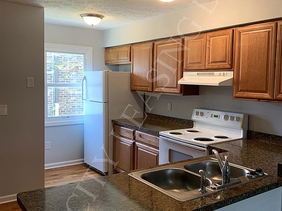 4th image of 1118-1120 Lake Ave #1