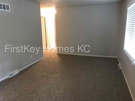 2nd image of 6513 N Ames Dr