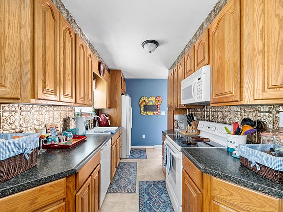 5th image of 2628 Green Ridge Cir
