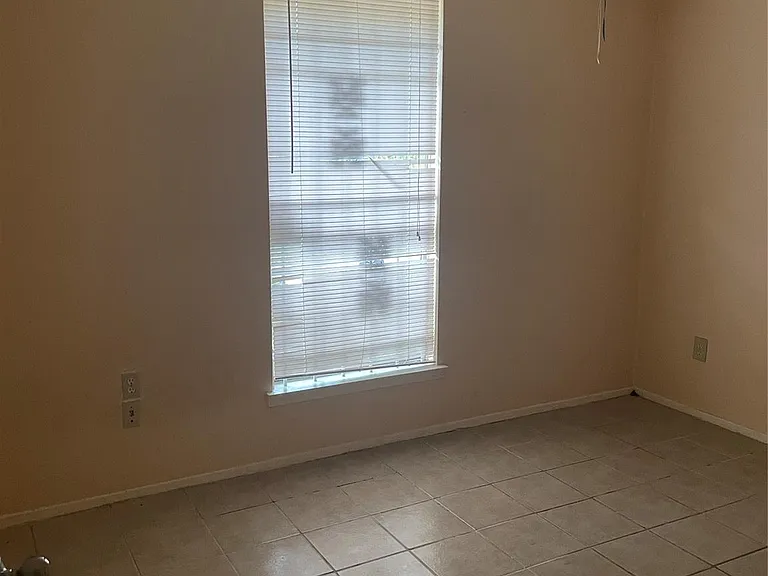 10751 Corona Ln — Photo 8