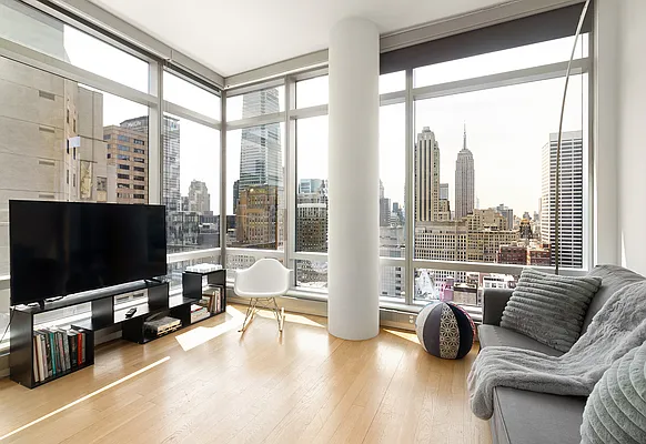 Rented by SR8 REALTY LLC | media 18