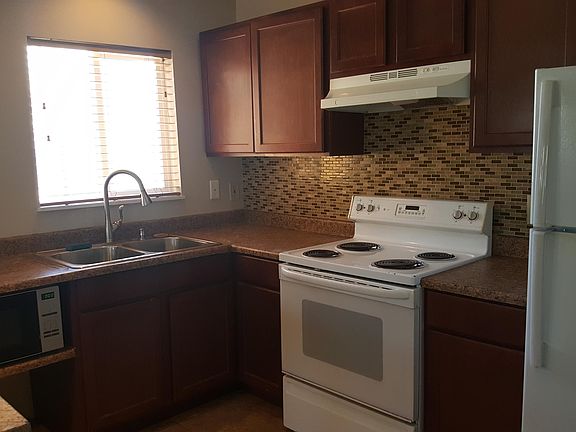 4th image of 680 N Palo Verde Dr