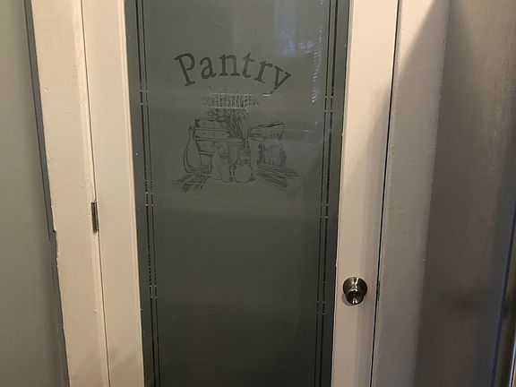 5th image of 2580 Yale Ave