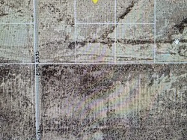 150 Saint Ave E #18, Lancaster, CA 93535