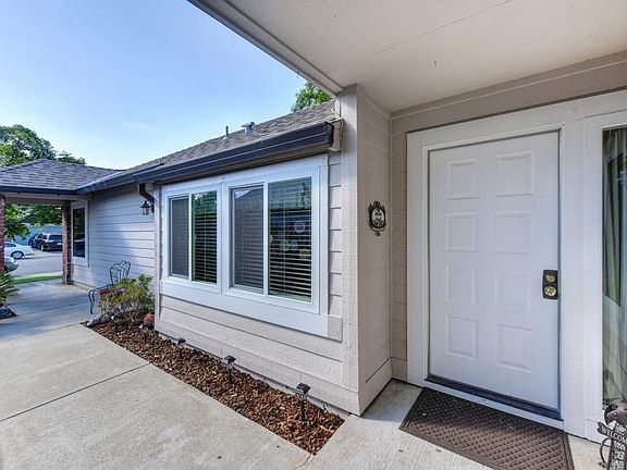 4th image of 8117 Montevina Dr