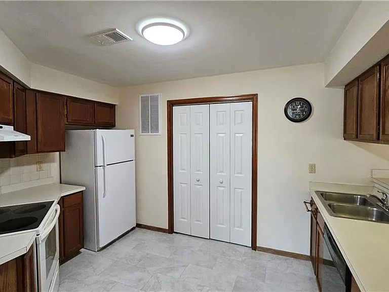 150 Loflin Way — Photo 13