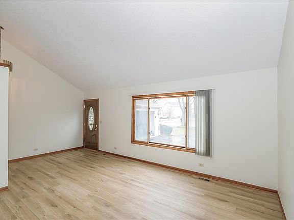 2nd image of 425 Millwood Dr