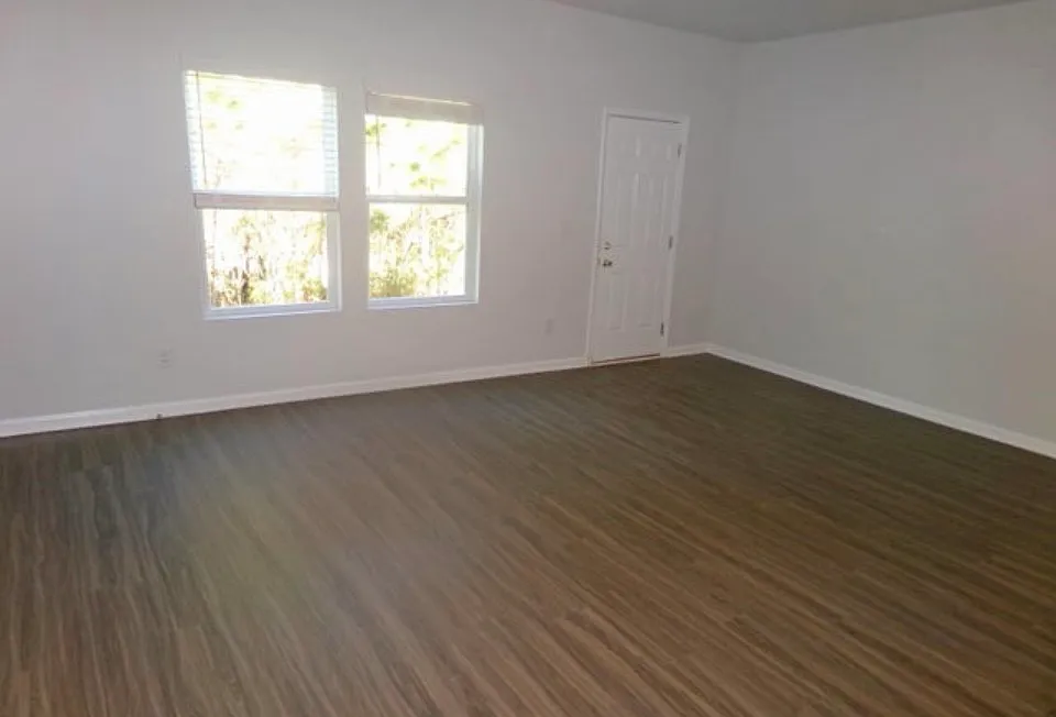 318 Oakwood Drive Northwest - 1 — Photo 3
