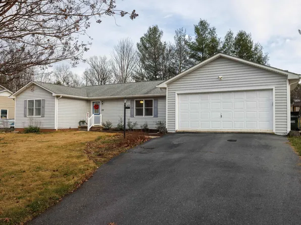 172 Forest Dr, Stuarts Draft, VA 24477