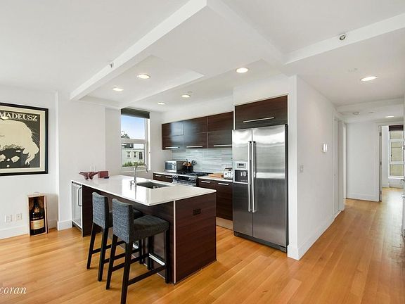 5th image of 460 Manhattan Ave APT 4A