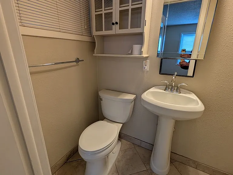 722 Bryden Ave — Photo 4